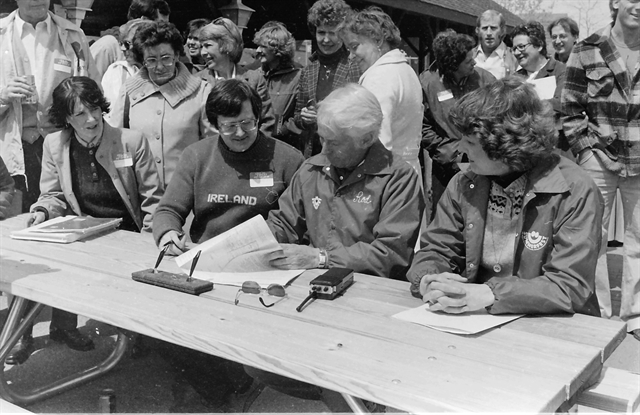 Ed Ward Contract Signing for first Milwaukee Irish Fest in 1981