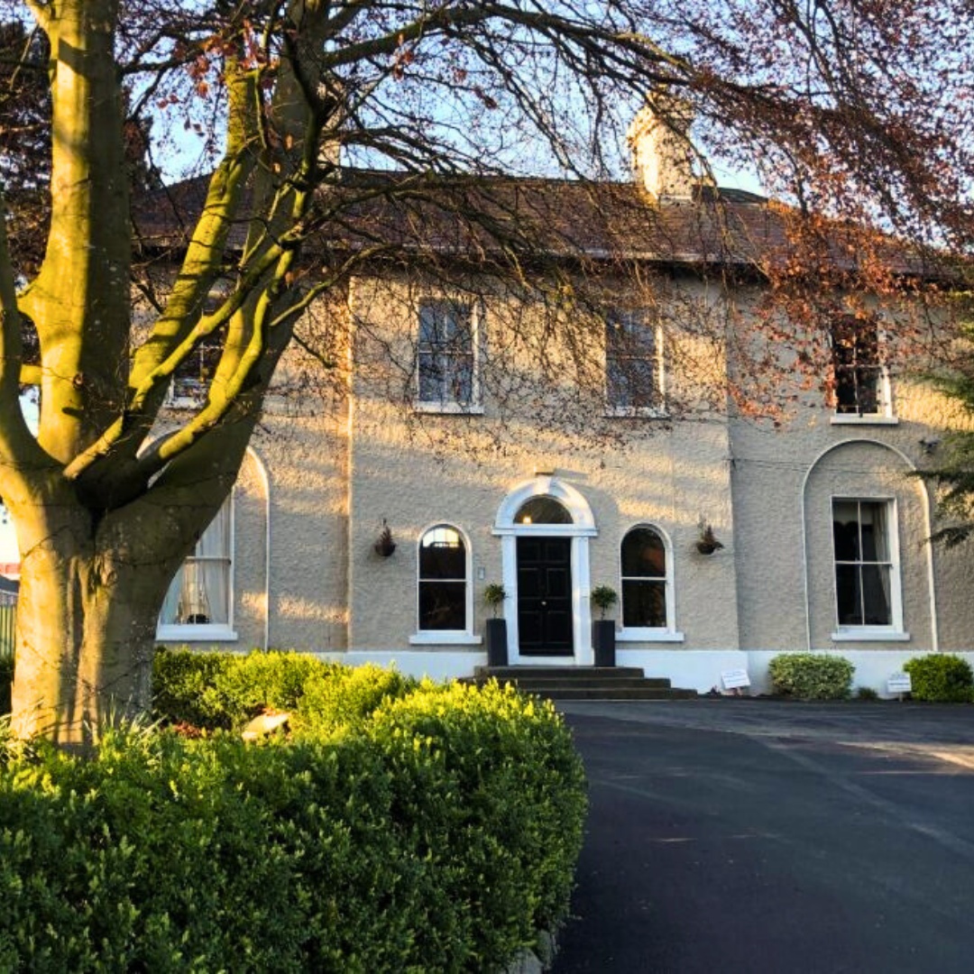 Aras Chronain Building